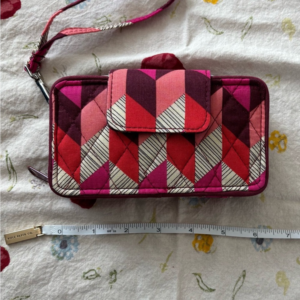🎈2/$40, 3/$50🔶 VERA BRADLEY NWOT quilted Geometric Patterned Wristlet/Wallet - Picture 12 of 16
